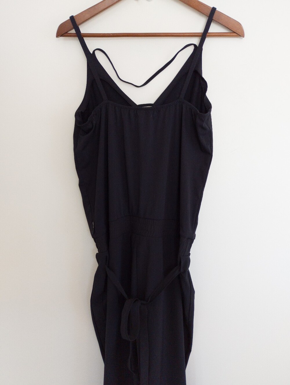 Fabletics Parker Jumpsuit Black Strappy V Neck Tie Waist Small - Picture 10 of 10